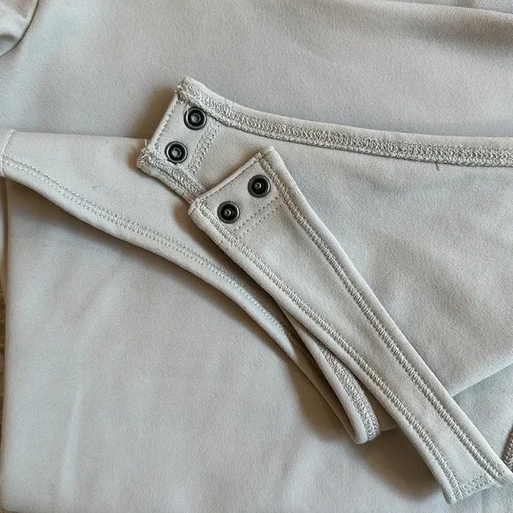 Abercrombie & Fitch square/scoop bodysuit. Taupe Size M. NWT. $25 - Picture 3 of 3